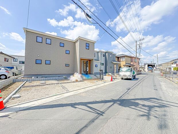 2号棟【前面道路】車の通行が少ないので、静かな住環境を維持することができます。