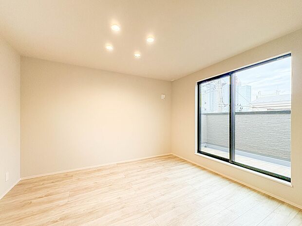 【洋室5.8帖】充実した生活は伸びやかな居室空間から始まります。快適に・伸びやかに。心の潤いを求める方々へ。