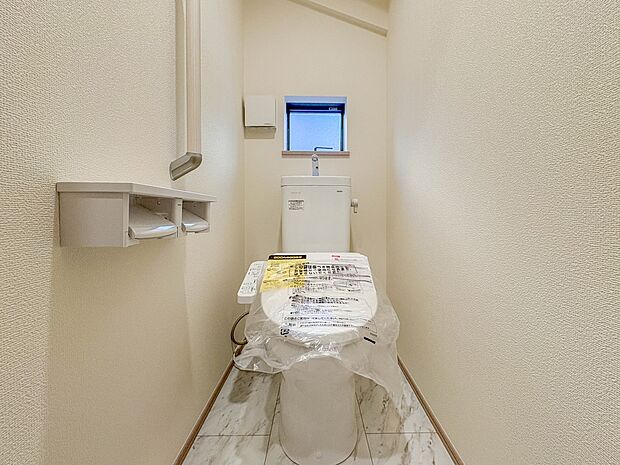 【トイレ】いつも清潔なスペースであってほしいのが毎日使うトイレです。掃除がしやすいのはもちろん、落ち着けるスペースとして機能することも大切です。