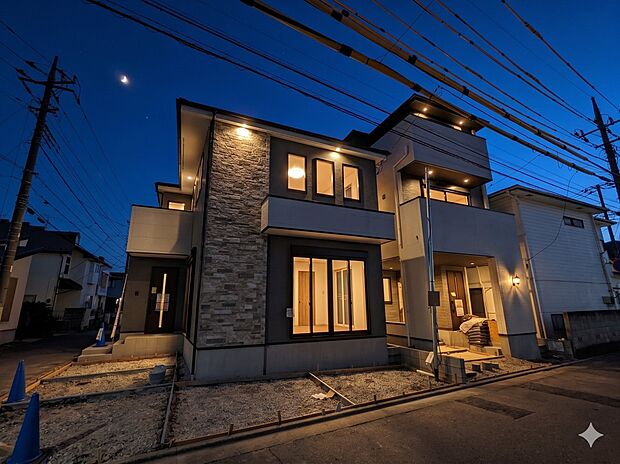 【ひとつ先の住み心地】家族の温かさと陽光の暖かさ、楽しい毎日と明るい未来を予感させる「空間が織り成すひとつ先の住み心地」を演出します。