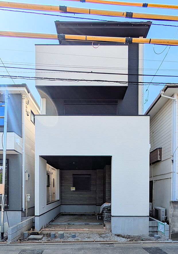 【ひとつ先の住み心地】家族の温かさと陽光の暖かさ、楽しい毎日と明るい未来を予感させる「空間が織り成すひとつ先の住み心地」を演出します。