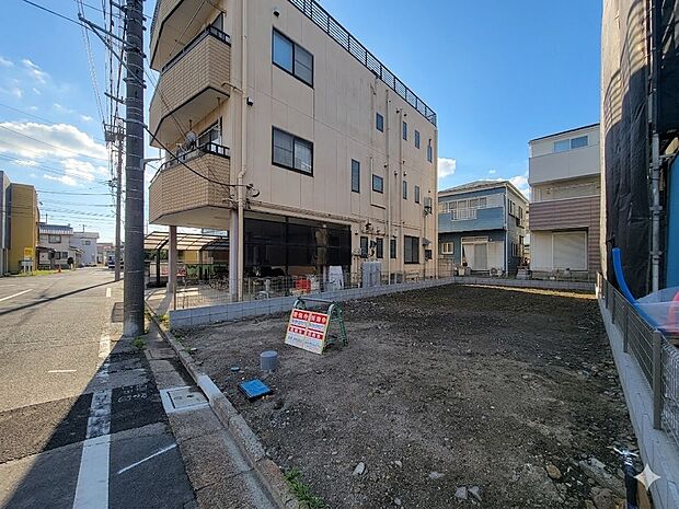 【外観】家族の温かさと陽光の暖かさ、楽しい毎日と明るい未来を予感させる「空間が織り成すひとつ先の住み心地」を演出します。