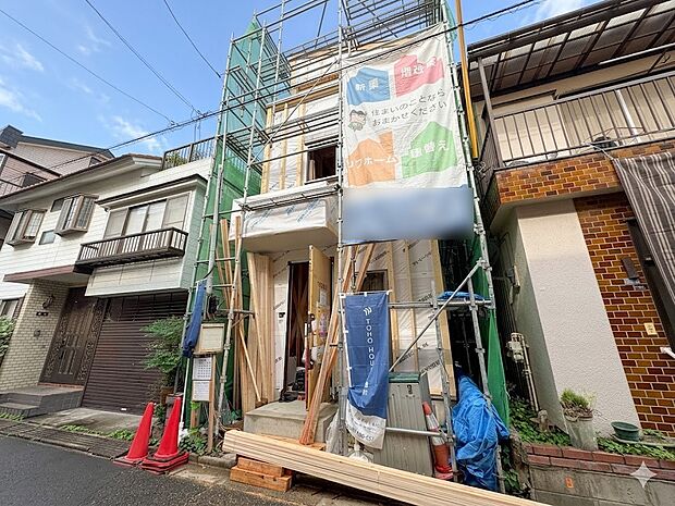【外観】こちらの物件に少しでもご興味がありましたら、お気軽にお電話下さい。ネット上で「見えない物」「わからない事」でも、実際にご見学いただくことで、手に取るようにおわかりいただけるはずです。…