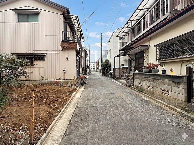 【前面道路】車の通行が少ないので、静かな住環境を維持することができます。