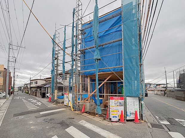 【外観】ここから始まる「日常」はご家族にとってかけがえのない時間となります。少しでも豊かに、快適に。そんな想いから本邸宅は生まれました。　