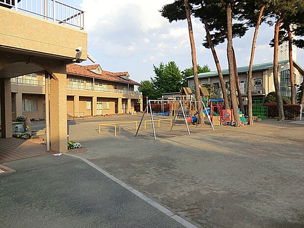幼稚園・保育園 300m 聖フランソア幼稚園(キリスト教精神とモンテッソーリ教育の幼稚園。自分で考え、自分で行動するチカラを育むことを目標にしています。共働きの方には早朝預かり（8時～8時3…