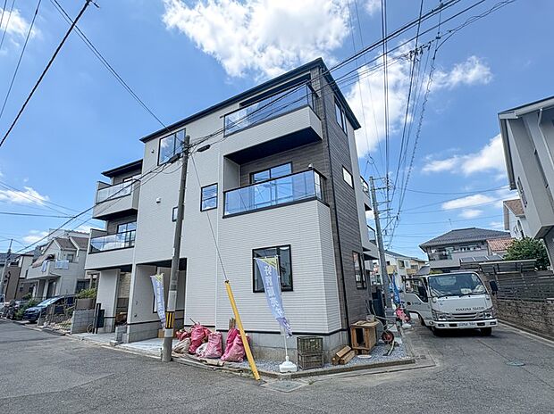 【外観】優雅で洗練された外観が、住む人の品格を感じさせる佇まいです。