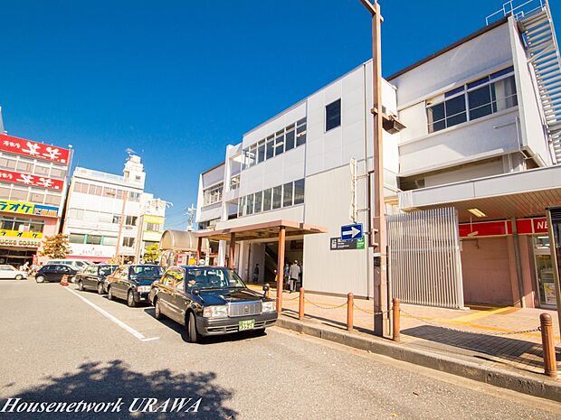 駅 1400m 北浦和駅(京浜東北線の停車駅です。駅の広いスペースのターミナルからは、教育機関方面、さいたま市立病院方面へ、バスによる運行が繁盛に行われています。交通の重要な中継地点として利…