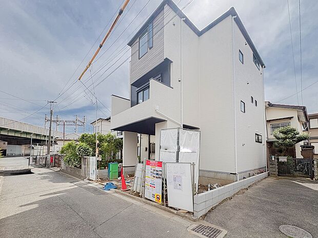 【前面道路】車の通行が少ないので、静かな住環境を維持することができます。
