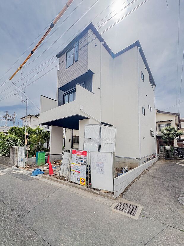 【現地外観】こちらの物件が少しでも気になるようでしたら、お気軽にお問合せください。人生でいちばん大きなお買い物ですので、ゆっくりご見学ください。ネット上の画像と実際の見学では、リアル感がまる…