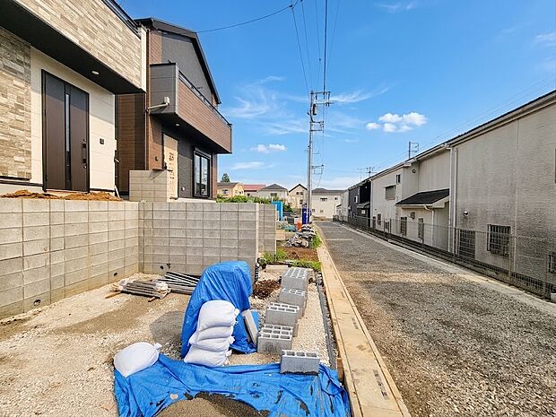 【郵便ポスト】シンプルかつシャープな郵便ポスト。