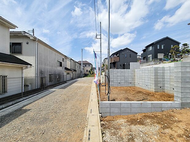 【外観】家は一生のお買物。自分ならではの家族ならではの、家にしたい。書斎を設ける。子どものプレイングルームを設ける。趣味のオーディオルームを設置する。夢を追うオンリーワンの家です。