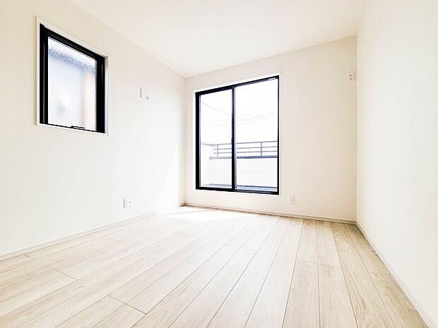 【洋室5.8帖】充実した生活は伸びやかな居室空間から始まります。快適に・伸びやかに。心の潤いを求める方々へ。
