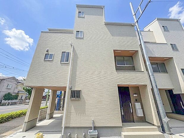 6号棟【外観】陽当りや通風性など各所に施された工夫で住みやすさを実現。部屋の大きさや周辺環境・街並など、資料には掲載していない情報が現地にはたくさんございます。是非ご確認下さい。