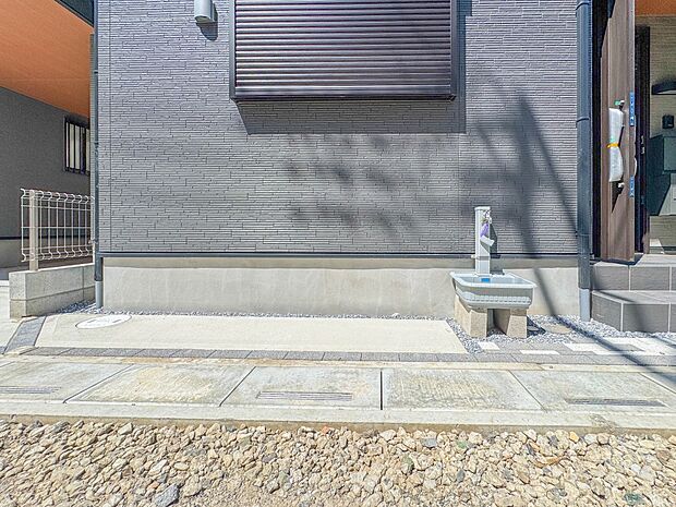 1号棟【庭】こちらの物件に少しでもご興味がありましたら、お気軽にお電話下さい。
