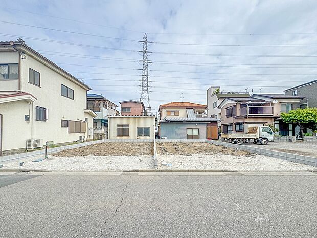 【外観】家族の温かさと陽光の暖かさ、楽しい毎日と明るい未来を予感させる「空間が織り成すひとつ先の住み心地」を演出します。