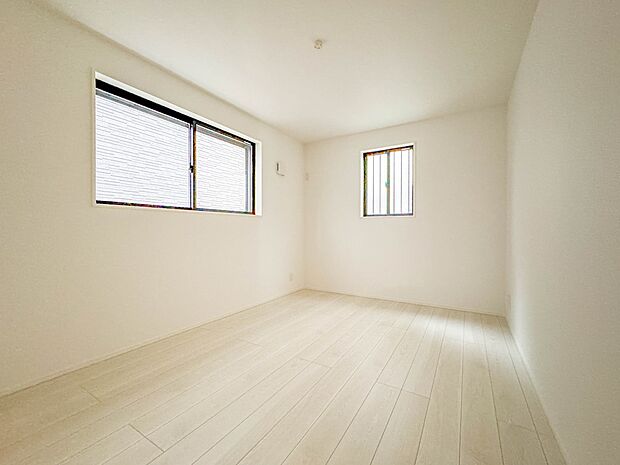 3号棟【子供部屋6帖】お子様のお部屋にぴったりなクロークを備えたフローリング仕様の洋室です。