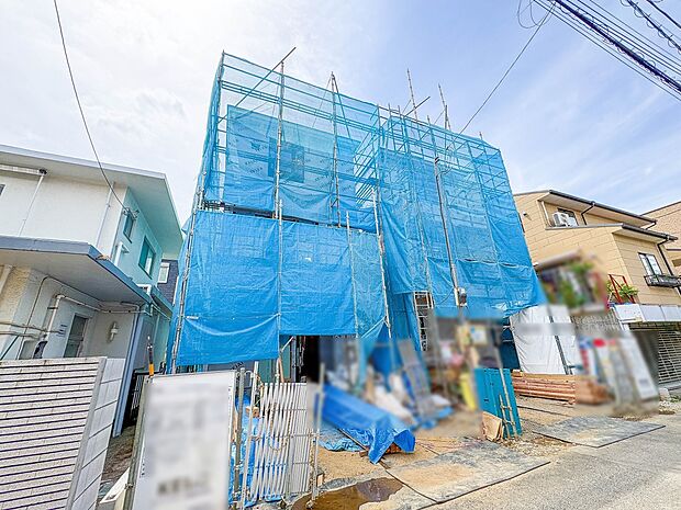 【外観】ここから始まる「日常」はご家族にとってかけがえのない時間となります。少しでも豊かに、快適に。そんな想いから本邸宅は生まれました。　