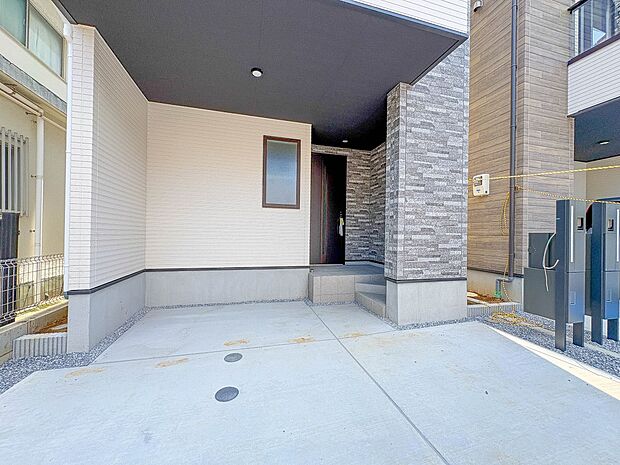 2号棟【庭】庭がある戸建てに住む楽しみのひとつは、自分たちの好みに合わせて、家庭菜園や庭づくりができることでしょう。自由自在に庭をコーディネートしてみませんか！