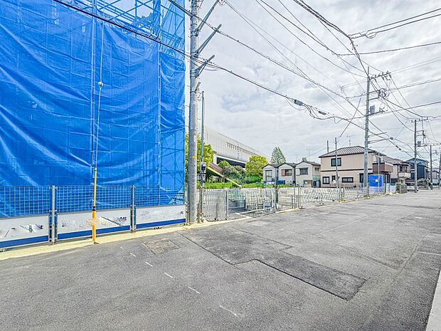【外観】ここから始まる「日常」はご家族にとってかけがえのない時間となります。少しでも豊かに、快適に。そんな想いから本邸宅は生まれました。　