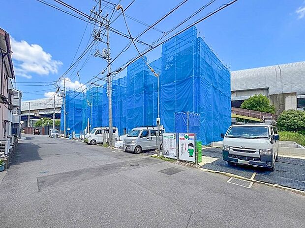 【外観】家族の温かさと陽光の暖かさ、楽しい毎日と明るい未来を予感させる「空間が織り成すひとつ先の住み心地」を演出します。