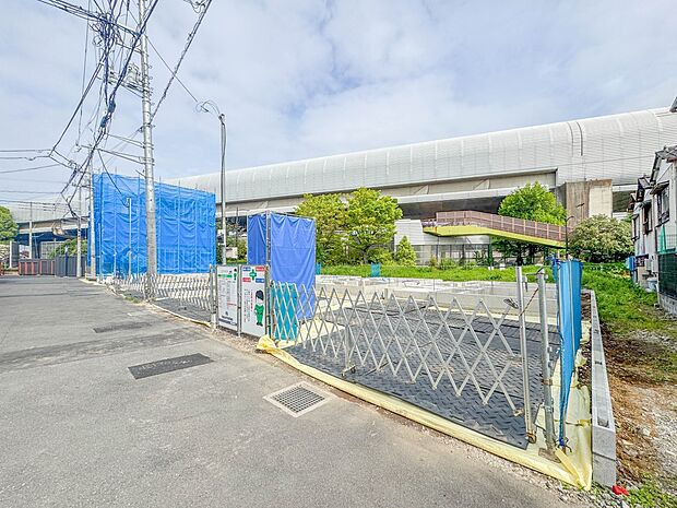 【外観】ここから始まる「日常」はご家族にとってかけがえのない時間となります。少しでも豊かに、快適に。そんな想いから本邸宅は生まれました。　