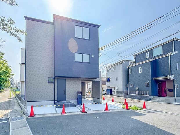 1号棟【外観】家は一生のお買物。自分ならではの家族ならではの、家にしたい。書斎を設ける。子どものプレイングルームを設ける。趣味のオーディオルームを設置する。夢を追うオンリーワンの家です。