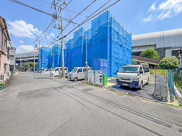 【外観】家族の温かさと陽光の暖かさ、楽しい毎日と明るい未来を予感させる「空間が織り成すひとつ先の住み心地」を演出します。