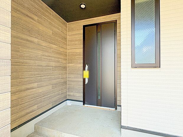 1号棟【玄関】玄関はおうちの顔と言われます。玄関アプローチは、外観デザインの印象を左右します。