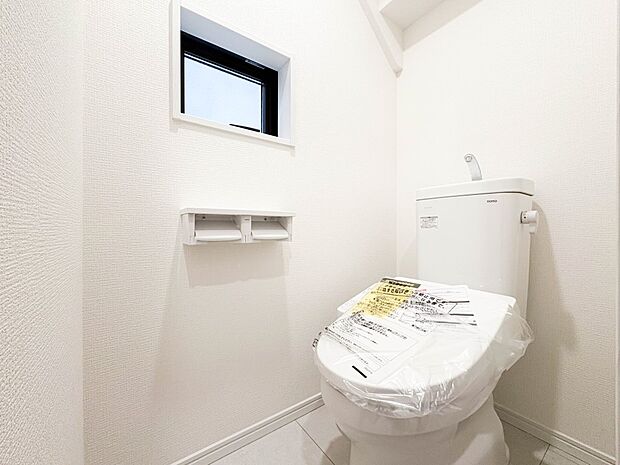 【トイレ】いつも清潔なスペースであってほしいのが毎日使うトイレです。掃除がしやすいのはもちろん、落ち着けるスペースとして機能することも大切です。