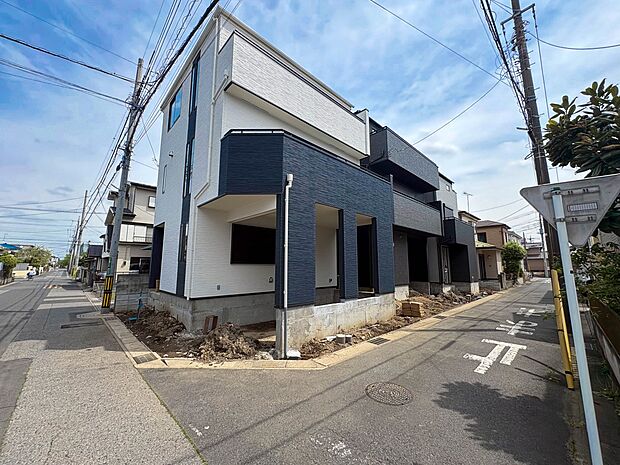 【前面道路】車通りも少ない前面道路