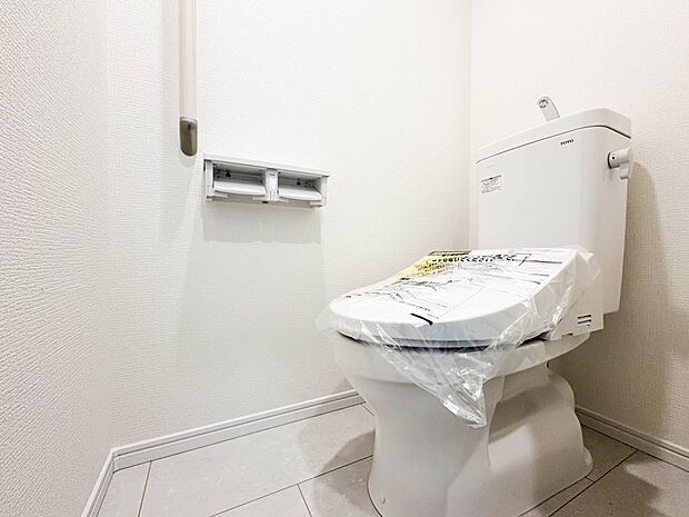 【トイレ】いつも清潔なスペースであってほしいのが毎日使うトイレです。掃除がしやすいのはもちろん、落ち着けるスペースとして機能することも大切です。