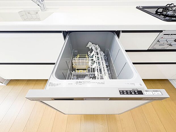 【食洗器】食器洗いの時間を浮かせて、他のことにあてられます。