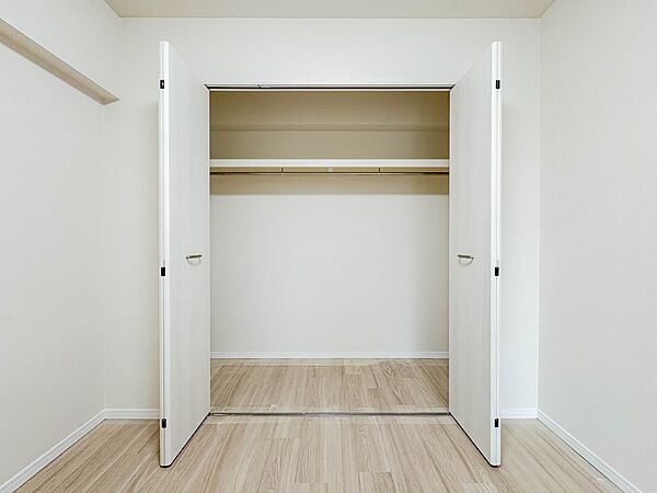 【収納】各部屋を最大限に広く使って頂ける様、全居住スペースに収納付。プライベートルームはゆったりと快適に。