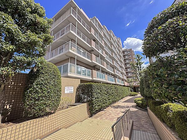 【外観】こちらの物件が少しでも気になるようでしたら、お気軽にお問合せください。人生でいちばん大きなお買い物ですので、ゆっくりご見学ください。ネット上の画像と実際の見学では、リアル感がまるで違…