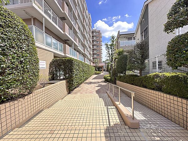 【外観】陽当りや通風性など各所に施された工夫で住みやすさを実現。部屋の大きさや周辺環境・街並など、資料には掲載していない情報が現地にはたくさんございます。是非ご確認下さい。