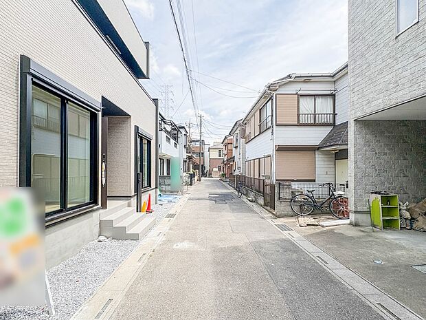 【前面道路4ｍ】陽当りや通風性など各所に施された工夫で住みやすさを実現。部屋の大きさや周辺環境・街並など、資料には掲載していない情報が現地にはたくさんございます。是非ご確認下さい。