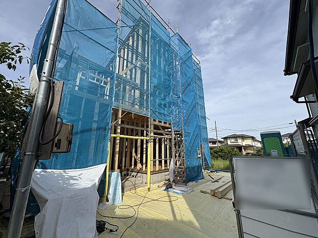 【外観】こちらの物件に少しでもご興味がありましたら、お気軽にお電話下さい。ネット上で「見えない物」「わからない事」でも、実際にご見学いただくことで、手に取るようにおわかりいただけるはずです。…