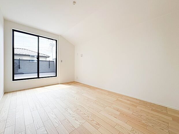 【洋室6.75帖】充実した生活は伸びやかな居室空間から始まります。快適に・伸びやかに。心の潤いを求める方々へ。