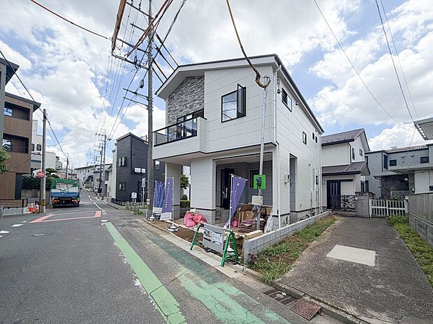 【現地土地写真】車の通行が少ないので、静かな住環境を維持することができます。