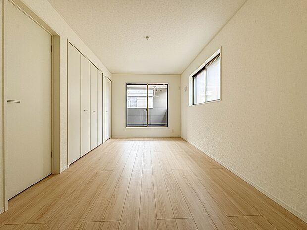 4号棟【寝室7.5帖】充実した生活は伸びやかな居室空間から始まります。快適に・伸びやかに。心の潤いを求める方々へ。