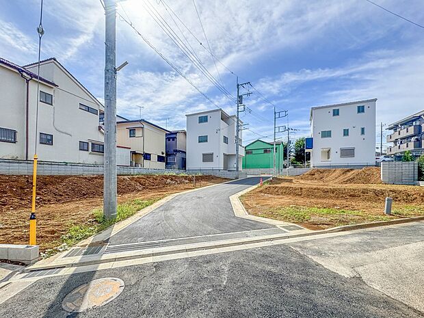 2号棟【外観】家は一生のお買物。自分ならではの家族ならではの、家にしたい。書斎を設ける。子どものプレイングルームを設ける。趣味のオーディオルームを設置する。夢を追うオンリーワンの家です。