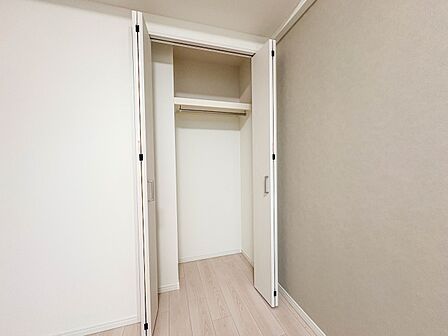 【収納】各部屋を最大限に広く使って頂ける様、全居住スペースに収納付。プライベートルームはゆったりと快適に。