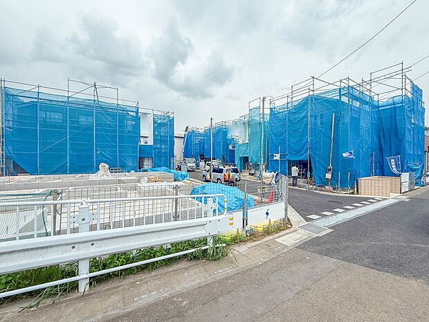 【前面道路 幅員 南東約4.2m】車の通行が少ないので、静かな住環境を維持することができます。