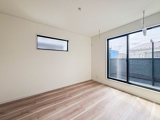【寝室6帖】充実した生活は伸びやかな居室空間から始まります。快適に・伸びやかに。心の潤いを求める方々へ。