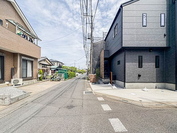 【前面道路4m】車の通行が少ないので、静かな住環境を維持することができます。