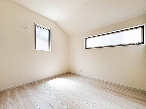 【洋室5.2帖】充実した生活は伸びやかな居室空間から始まります。快適に・伸びやかに。心の潤いを求める方々へ。