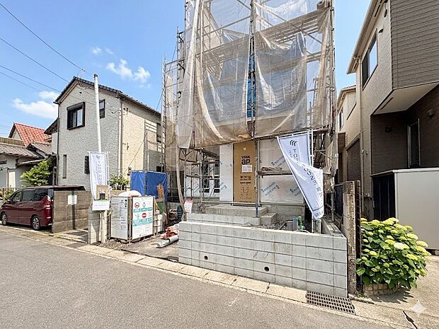 【外観】家族の温かさと陽光の暖かさ、楽しい毎日と明るい未来を予感させる「空間が織り成すひとつ先の住み心地」を演出します。*CGにより晴天に加工しております。