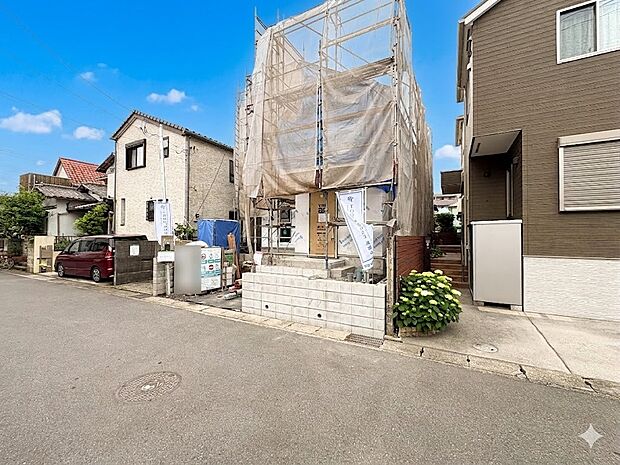 【外観】こちらの物件に少しでもご興味がありましたら、お気軽にお電話下さい。ネット上で「見えない物」「わからない事」でも、実際にご見学いただくことで、手に取るようにおわかりいただけるはずです。…