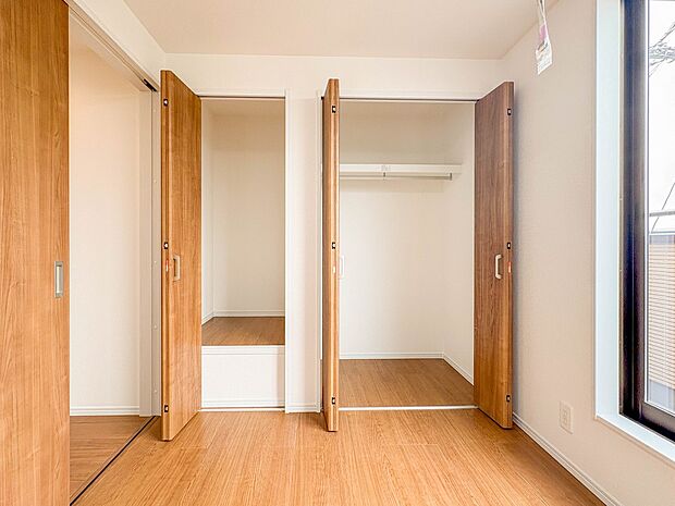 【収納】各部屋を最大限に広く使って頂ける様、全居住スペースに収納付。プライベートルームはゆったりと快適に。